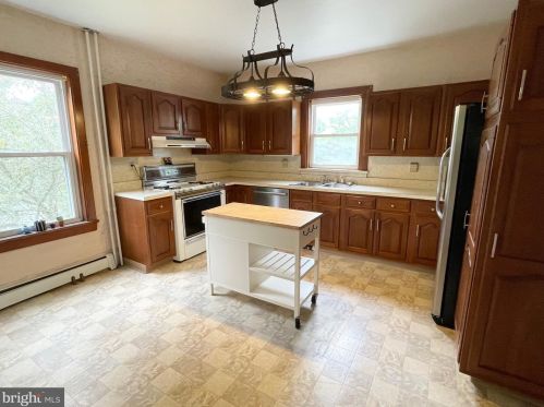 95 Mount Pleasant St, Frostburg, MD 21532-1322