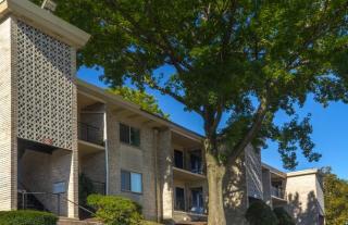 38 Summit Dr, Gaithersburg MD  20877-3009 exterior
