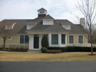86 Thornbrooke Dr, Red Bank, NJ 07702