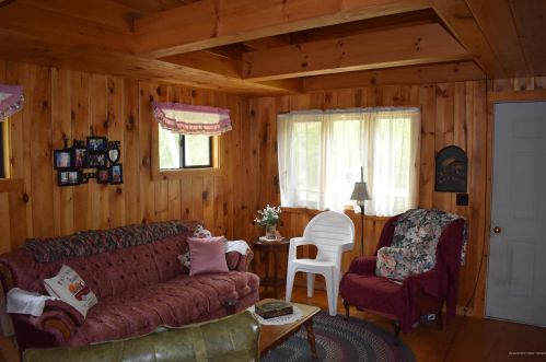60 Fellows Ln, Winthrop, ME 04364-4064