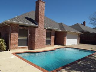 6900 Tameron Trl, Fort Worth TX  76132-3502 exterior