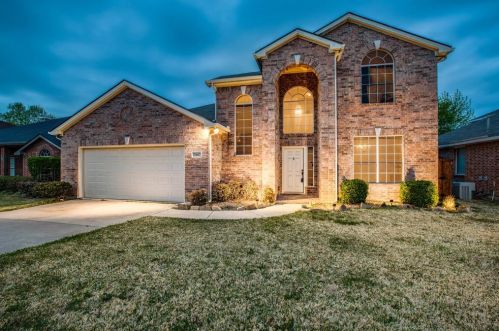 7617 Parkwood Plaza Dr, Fort Worth TX  76137-4385 exterior