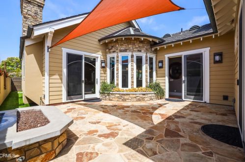 1746 Main St, Huntington Beach CA  92648-2723 exterior