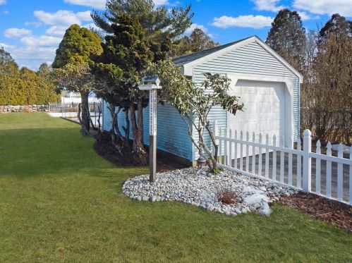 11 Bellevue Ave, Westerly, RI 02891-1901