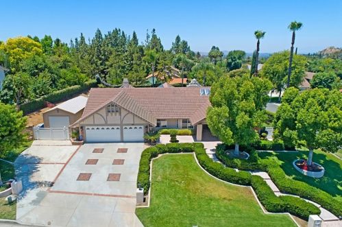 7465 Hastings Ln, Riverside, CA 92506-5456