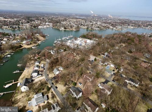 7753 Rockanna Rd, Riviera Beach, MD 21122-2336