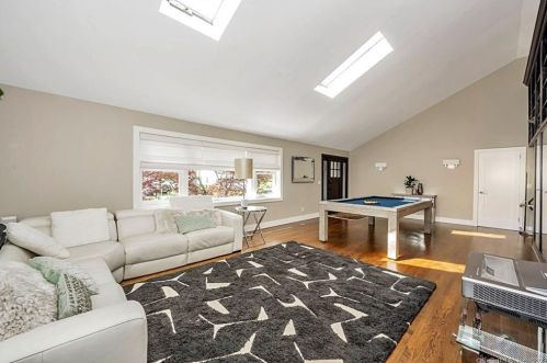 12 Old Orchard Rd, Riverside CT  06878-1007 exterior