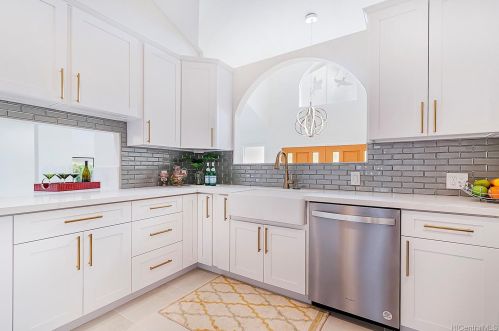 650 Kaulana Pl, Honolulu HI  96821-2533 exterior