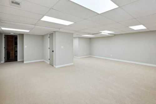 6930 Hunters Knl, Atlanta GA  30328-1763 exterior