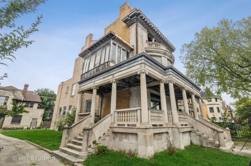 4806 King Dr, Chicago, IL 60615-1312