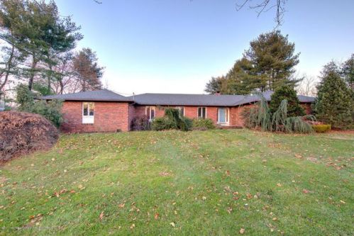 101 Stillwell Rd, Holmdel Village, NJ 07733-2242