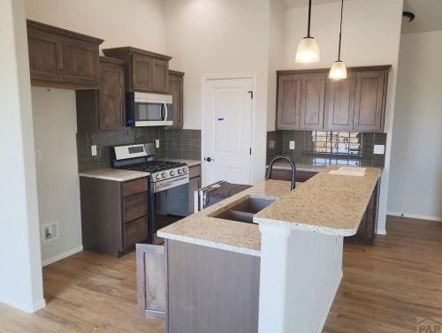 424 Chaunsey Dr, Pueblo, CO 81007-1353