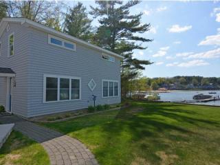 70 Lucerne Ave, Laconia, NH 03246-1923
