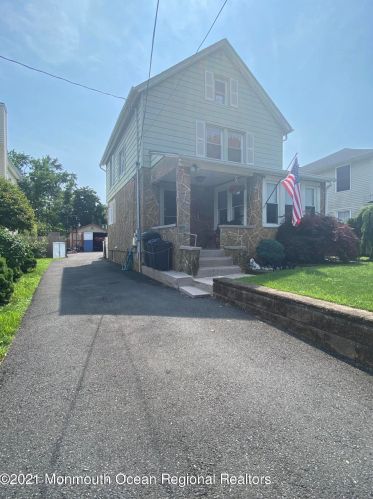 21 Carmen Pl, Tinton Falls, NJ 07701-1413