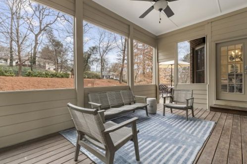 304 Frst Vly Ct, Atlanta GA  30342-2353 exterior