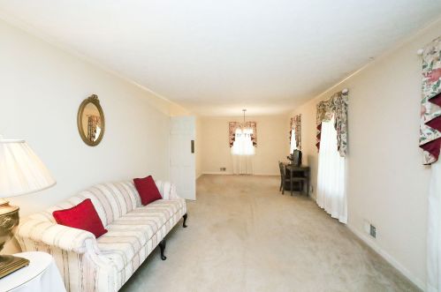 23 Hawthorne Dr, Newnan, GA 30263-3107