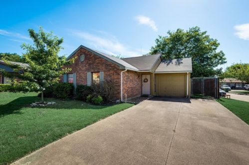 417 Vincent St, Cedar Hill TX  75104-9088 exterior