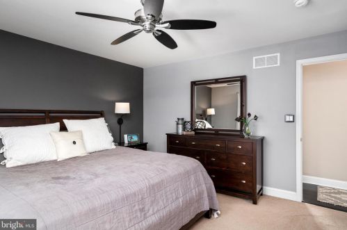 80 Clearview Ave, Trenton NJ  08619-1216 exterior