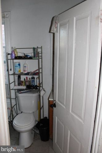 431 Strawberry St, Lancaster PA  17602-4464 exterior