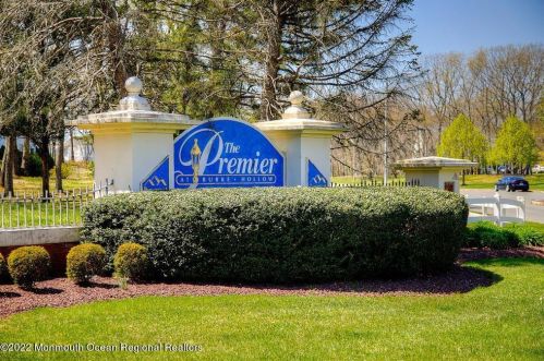 9 Normandy Dr, Jackson Twp, NJ 08527-4854