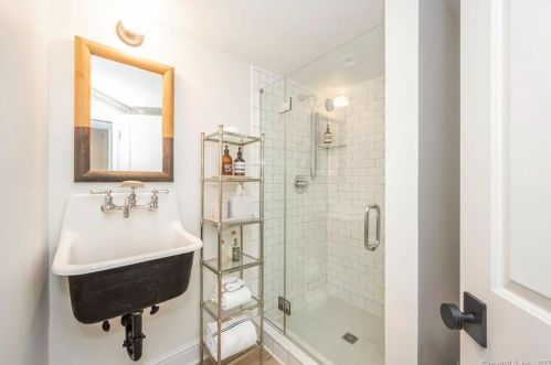 124 Havemeyer Pl, Greenwich CT  06830-6332 exterior