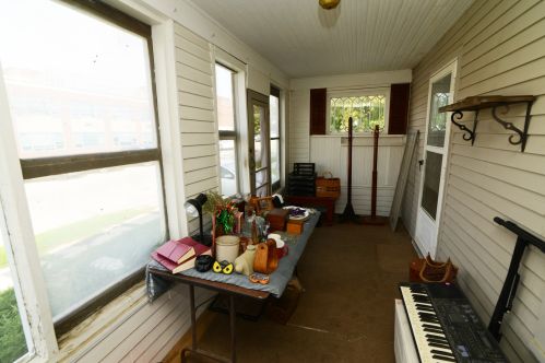 335 Putnam Ave, Bull Valley, IL 60098-3739