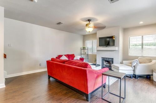 2615 Mccart Ave, Fort Worth TX  76110-2230 exterior