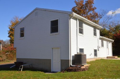 241 Pond Hill Rd, Wallingford CT  06492-5205 exterior