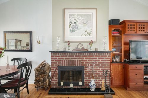 1336 Lombard St, Philadelphia PA  19147-1004 exterior