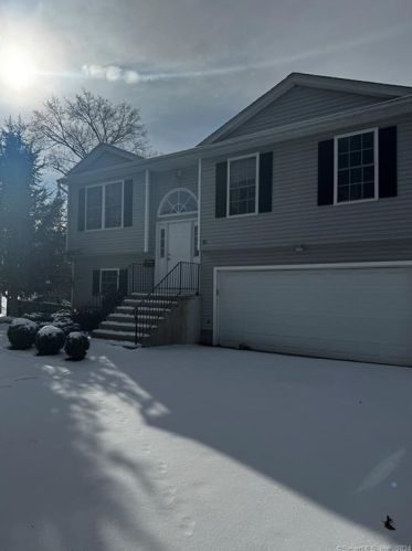 35 Maple Ave, Wallingford CT  06492-3513 exterior