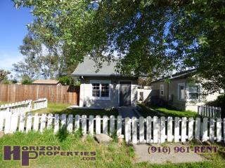 6804 6th Ave, Rio Linda, CA 95673-2214