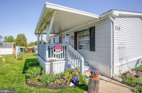 229 Greyfield Dr, Lancaster, PA 17603-2100