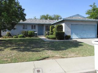 187 National Ave, Clovis, CA 93612-5002