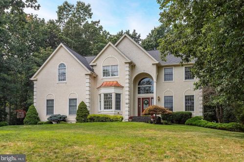 21 Winding Way, Harrison Township, NJ 08062-2511