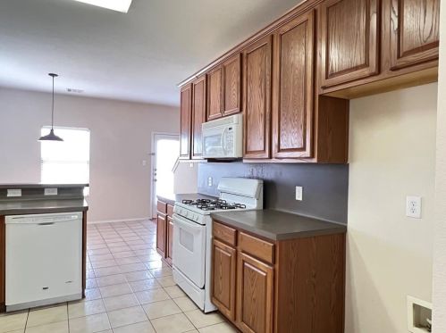 9852 Autumn Sage Dr, Fort Worth TX  76108-4812 exterior