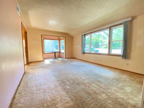 2311 Holloway Ave, Saint Paul MN  55109-4004 exterior