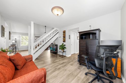 1098 Bradbury Cir, Carol Stream IL  60188-3904 exterior