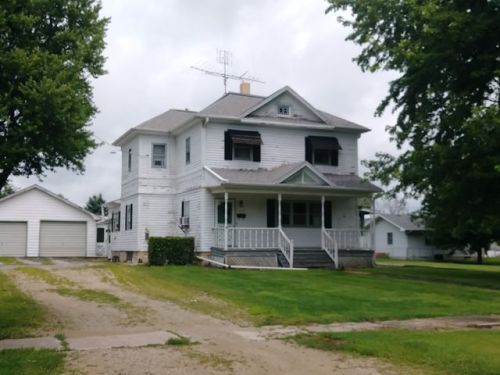 126 Walnut St, The Burg, IL 61318-9527