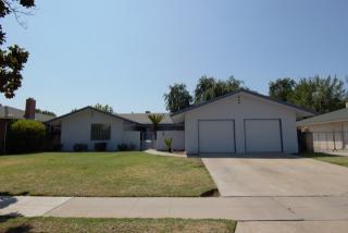 3008 Donahoo St, Fresno, CA 93721-2416