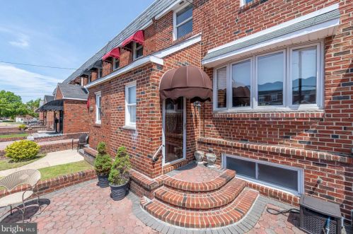 3213 17th St, Philadelphia, PA 19140-4912
