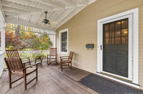 229 Hubbard St, Glastonbury, CT 06033-3061