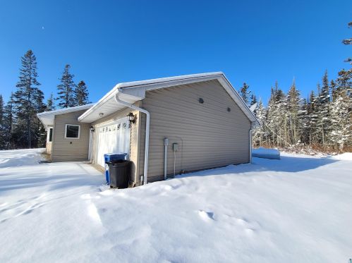 5551 Shore Dr, Duluth, MN 55804-2916