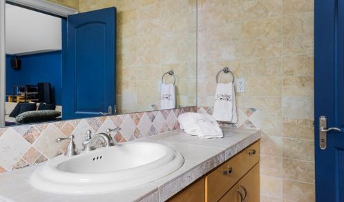 8300 Chalk Knl Dr, Austin TX  78735-1703 exterior