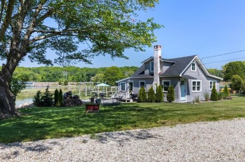 61 Old Black Point Rd, Niantic CT  06357-2819 exterior