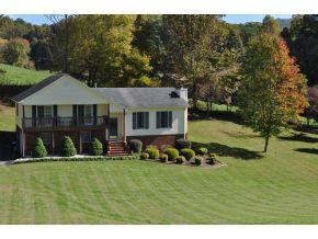 422 Greenbrook Cir, Unicoi, TN 37692-6463