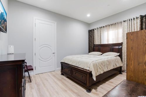 1570 Pacific Ave, Glendale CA  91202-1214 exterior