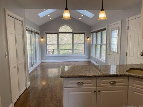 75 Brookside Pl, Cheshire, CT 06410-1649