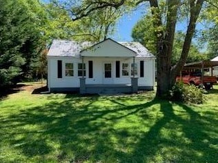 64 Harber St, Commerce, GA 30529-2008