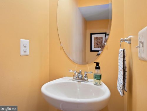 1503 Rabbit Holw Pl, Silver Spring MD 20906-6709 exterior