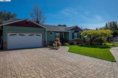 19614 Vaughn Ave, Hayward, CA 94546-3436